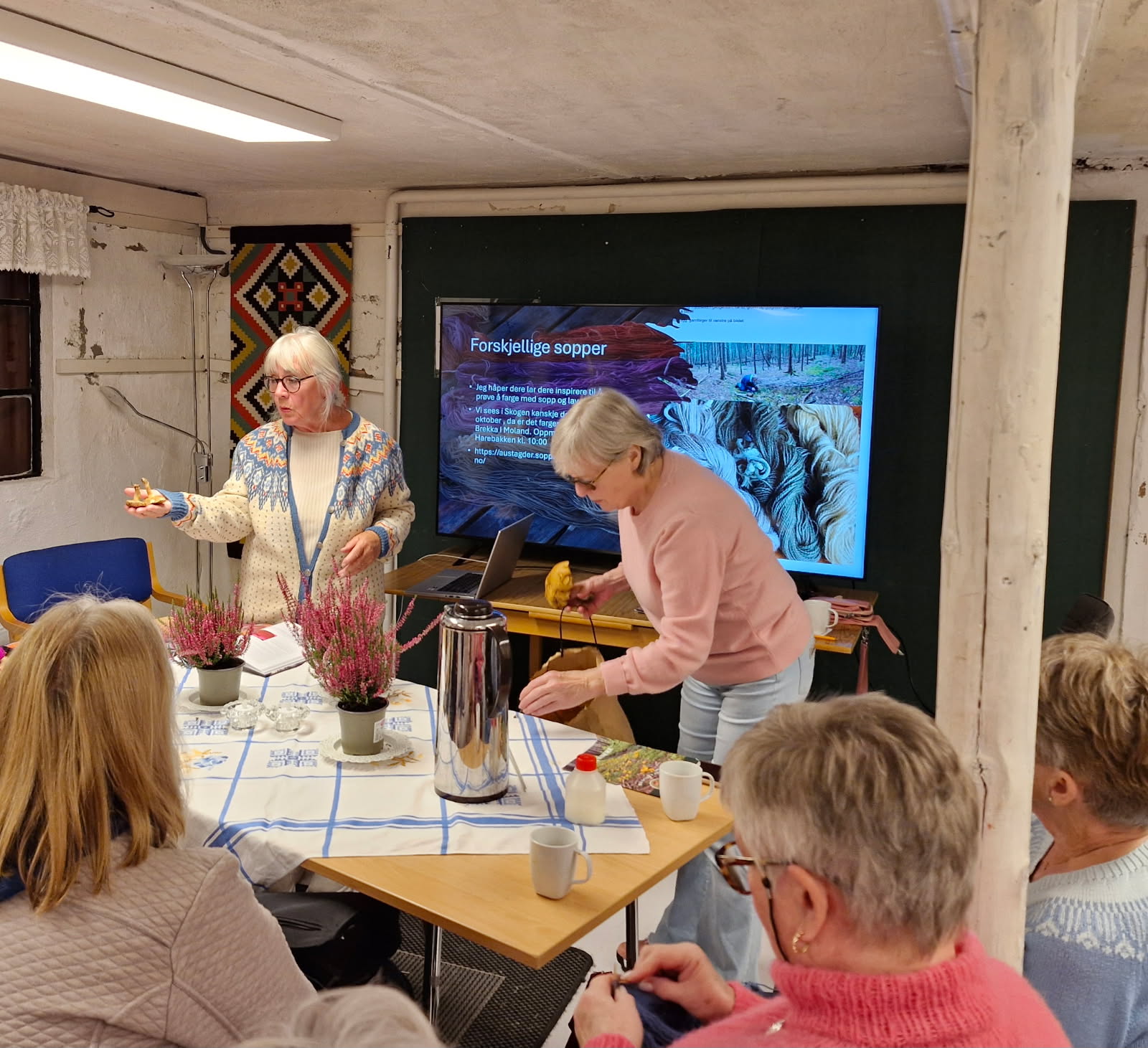 Anne Huvestad til venstre